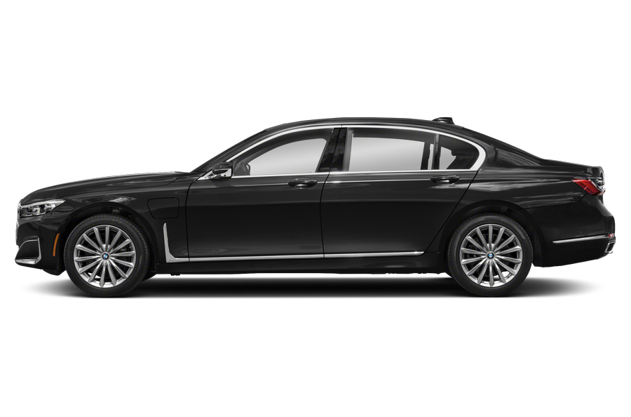 2021 BMW 745e exterior side view