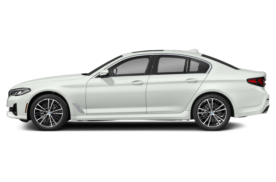 2021 BMW 540 exterior side view