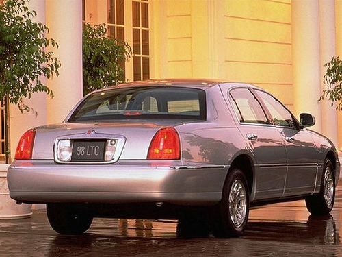 1999 Lincoln Town Car