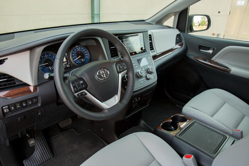 2015 Toyota Sienna;