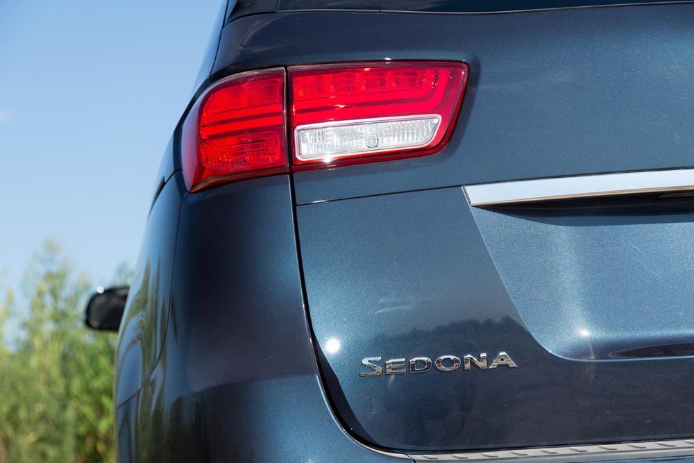 2015 Kia Sedona;