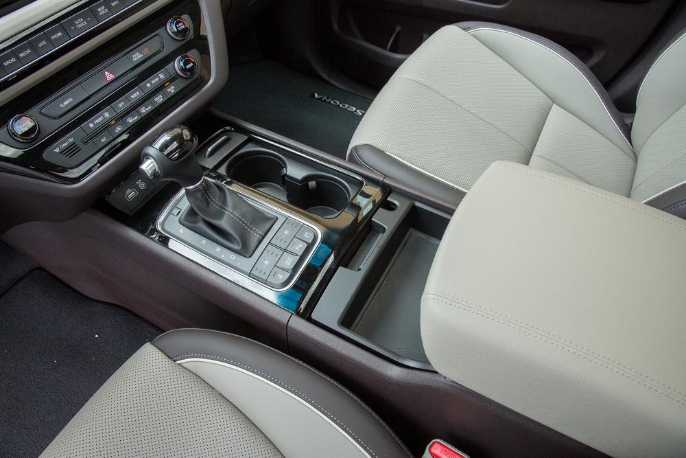 2015 Kia Sedona;
