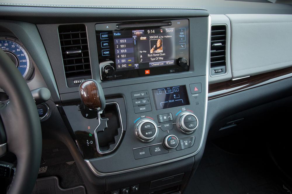 2015 Toyota Sienna;