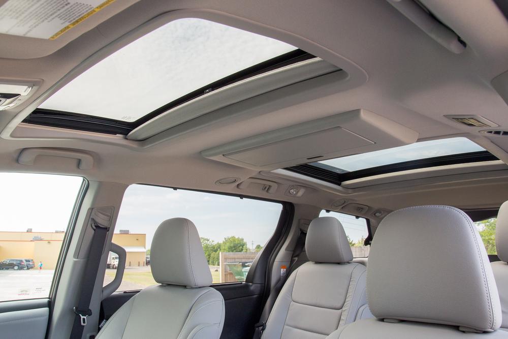 2015 Toyota Sienna;
