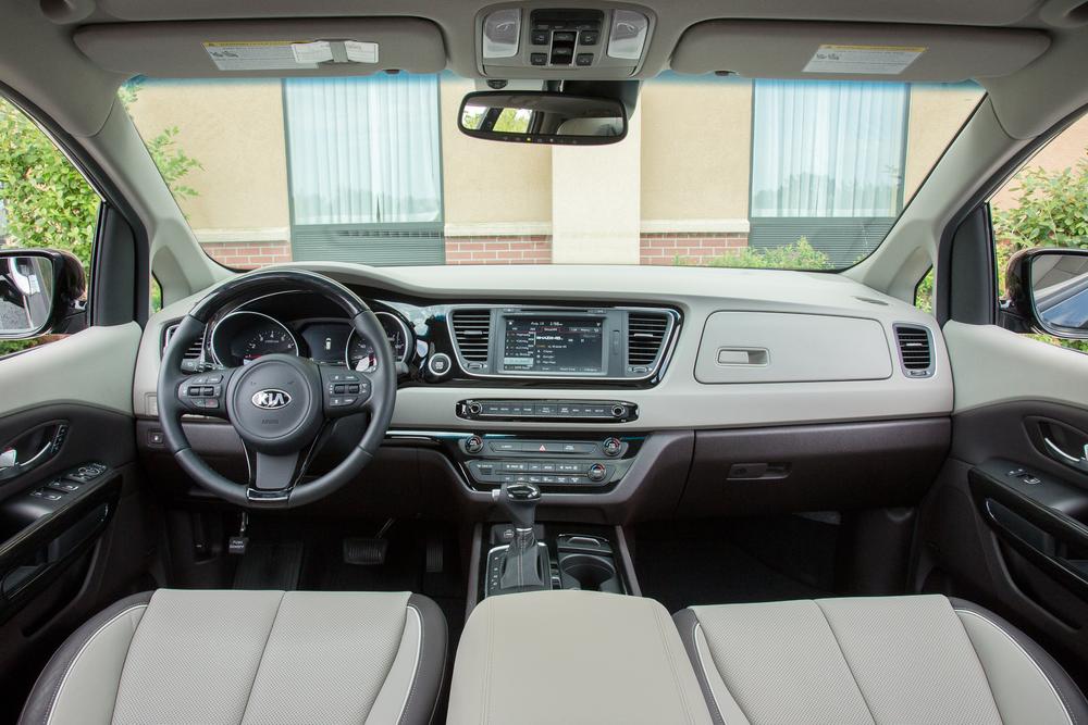 2015 Kia Sedona;