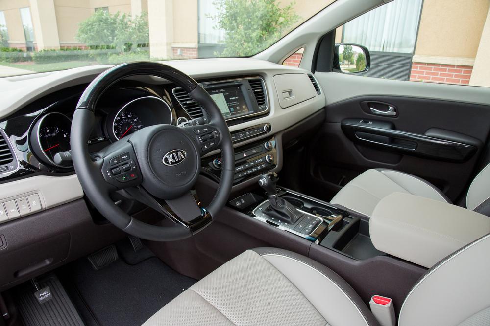 2015 Kia Sedona;