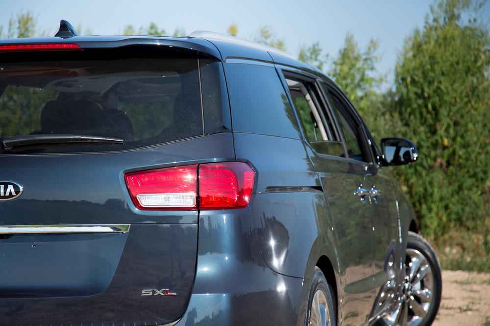 2015 Kia Sedona;