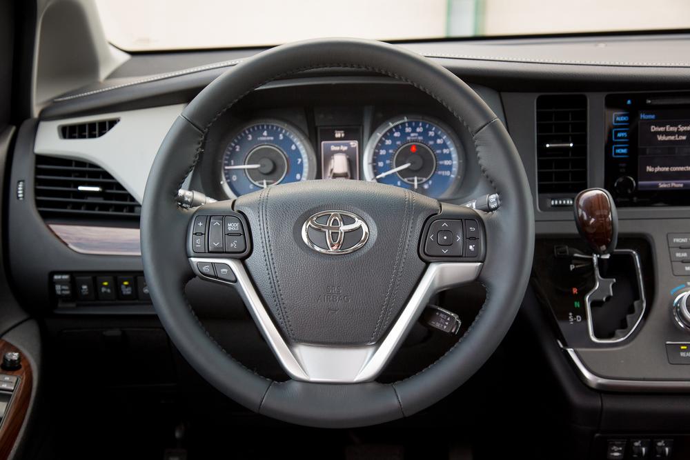 2015 Toyota Sienna;
