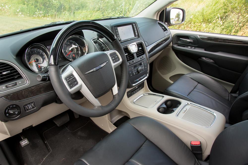 2015 Chrysler Town & Country;