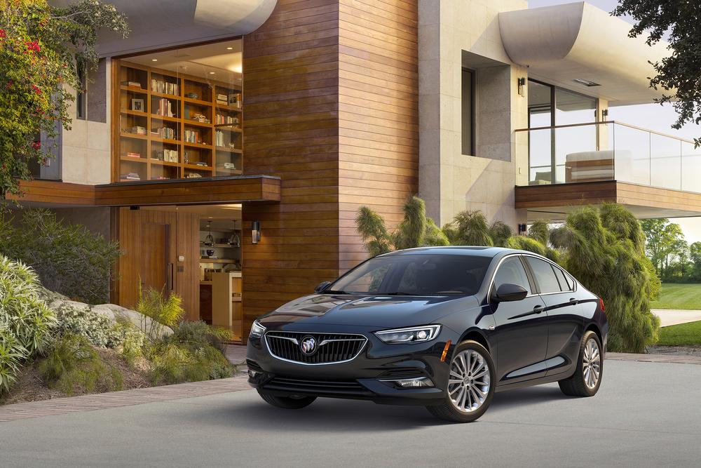 2018 Buick Regal Sportback, TourX Preview | News | Cars.com 2018 Buick Regal Sportback, TourX Preview | News | Cars.com