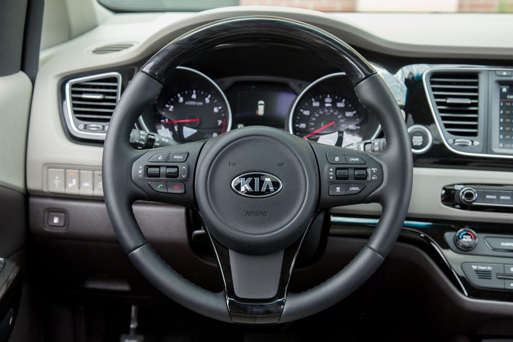 2015 Kia Sedona;