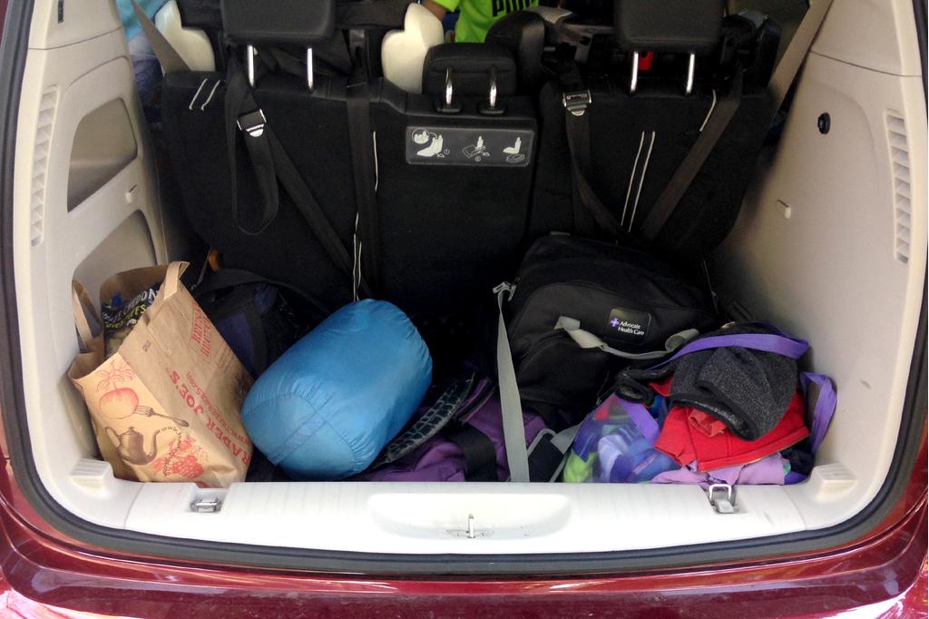 chrysler-pacifica-2017-cargo.jpg