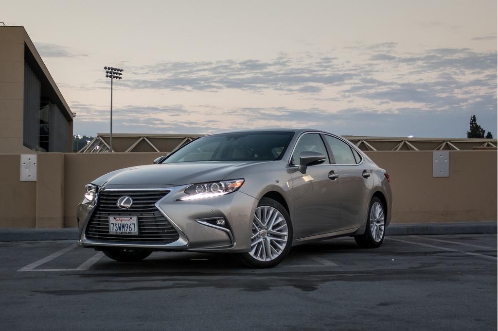 lexus-es350-2017angle, exterior, front-01.jpg