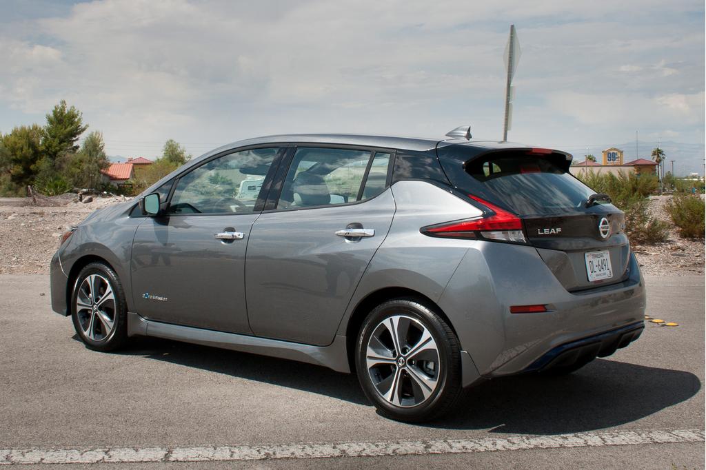 nissan-leaf-2018-05.jpg