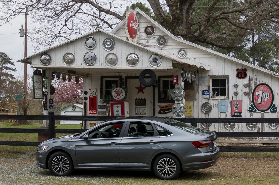 02-<a href=https://www.autopartmax.com/used-volkswagen-engines>volkswagen</a>-jetta-2019-exterior--grey--profile.jpg