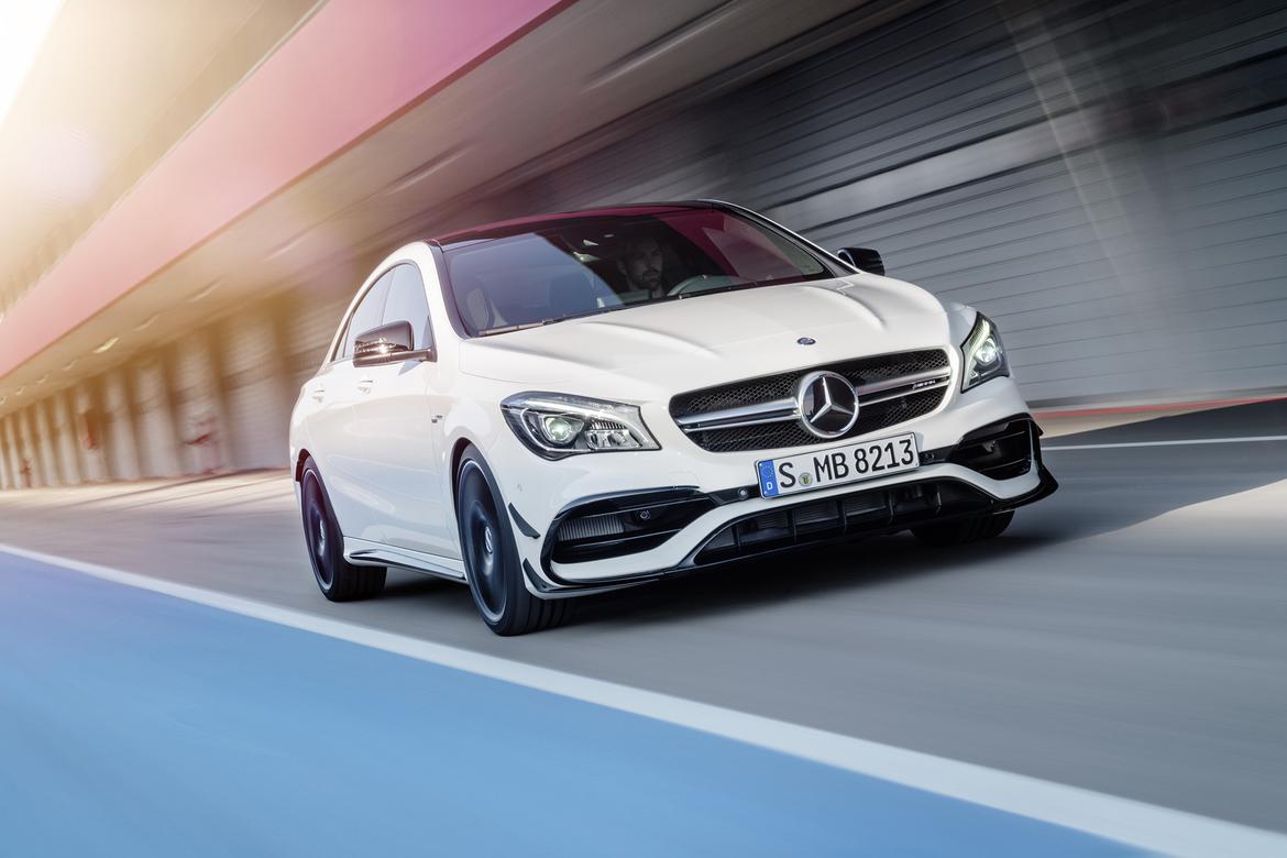17Mercedes-Benz_CLA-Class_OEM12.jpg