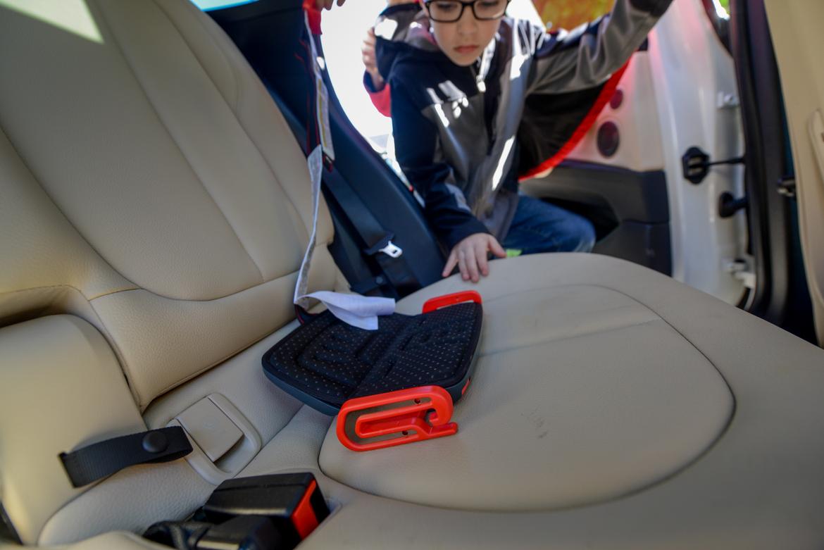 Mifold Booster Seat Review | News | Cars.com Mifold Booster Seat Review | News | Cars.com