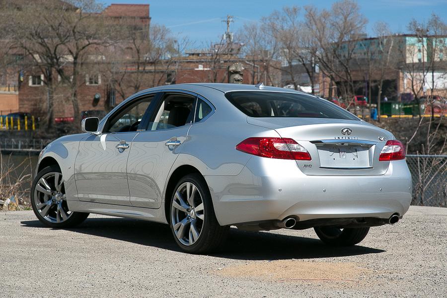 Q70 For Sale >> 2014 INFINITI Q70 - Our Review | Cars.com Q70 For Sale >> 2014 INFINITI Q70 - Our Review | Cars.com