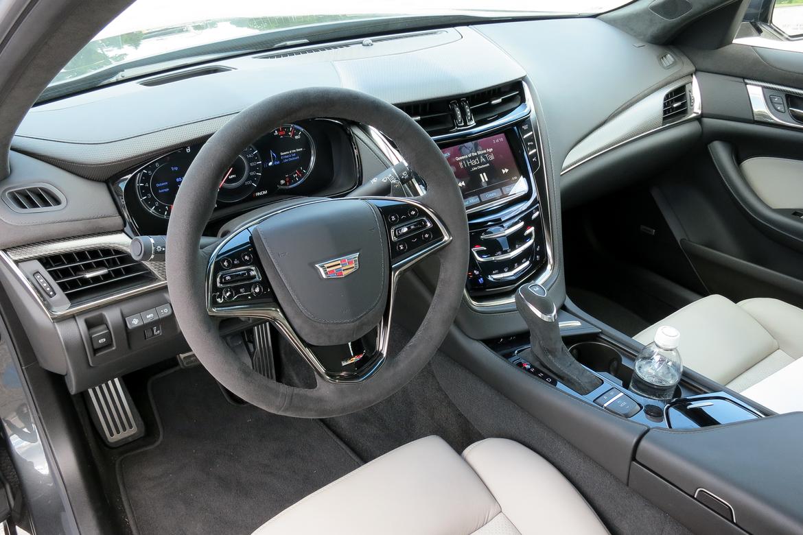 16Cadillac_CTS-V_FirstDrive_DT_08.jpg