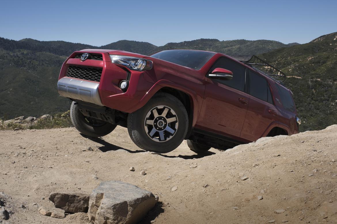 17Toyota_4Runner_TRDOffRoad_OEM_01.jpg