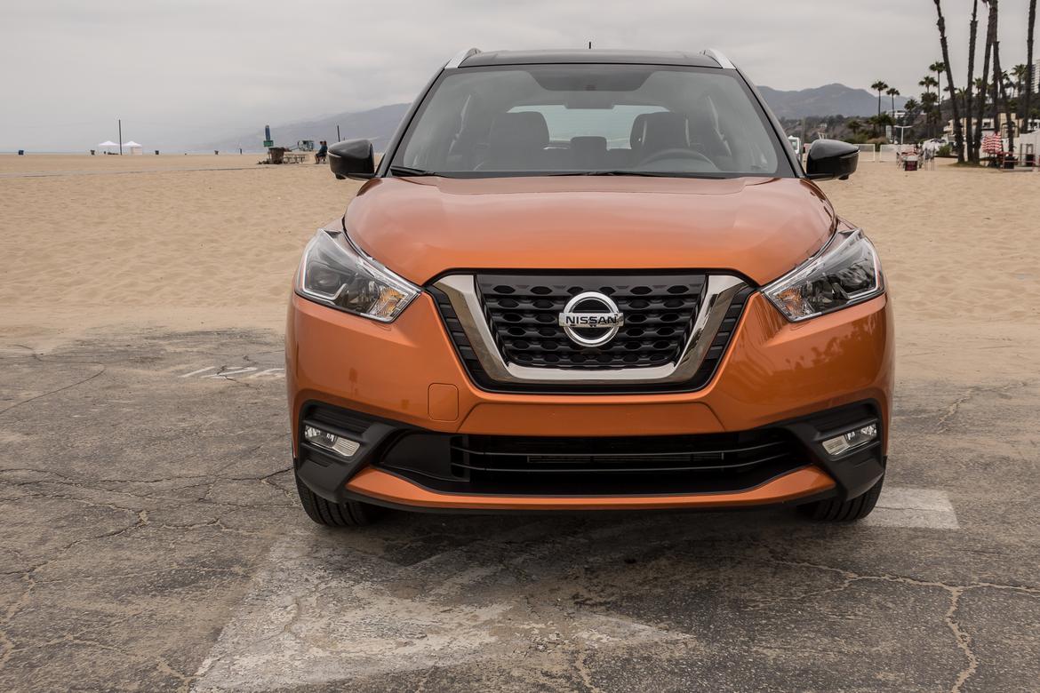 03-<a href=https://www.sharperedgeengines.com/used-nissan-engines>nissan</a>-kicks-2018-exterior--front--orange.jpg