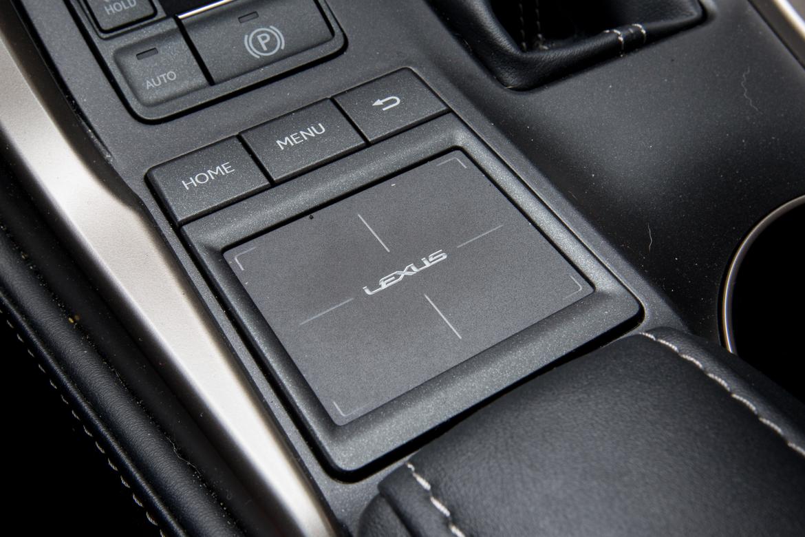 17Lexus_NX-300h_AC_24.jpg