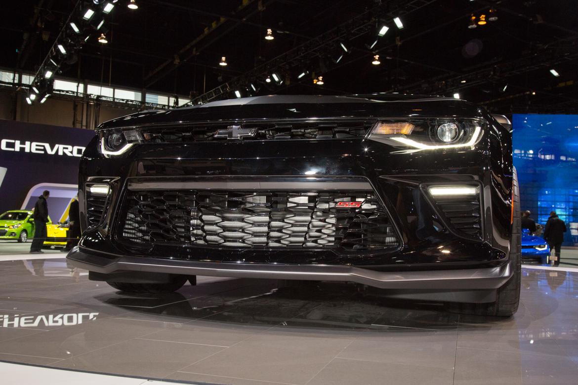 17Chevrolet_Camaro-Engine-Package_AS_AC_09.jpg