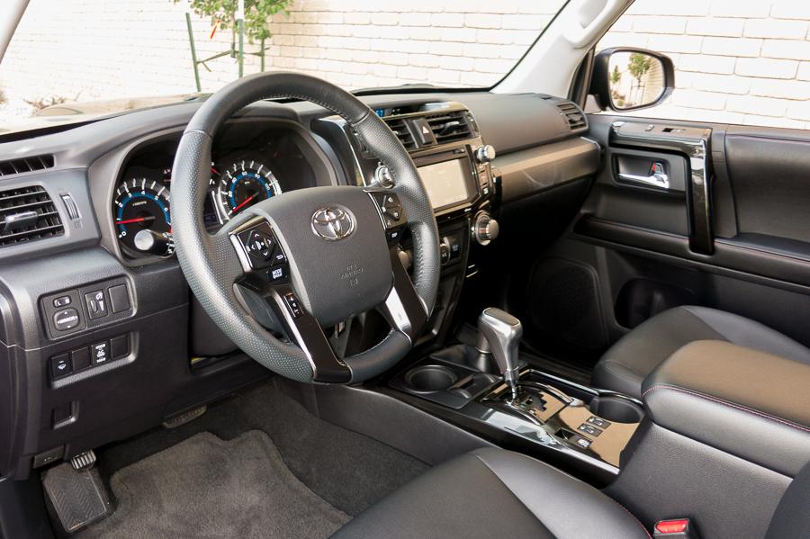 2014 Ford Explorer Towing Capacity >> 2015 Toyota 4Runner - Our Review | Cars.com 2014 Ford Explorer Towing Capacity >> 2015 Toyota 4Runner - Our Review | Cars.com