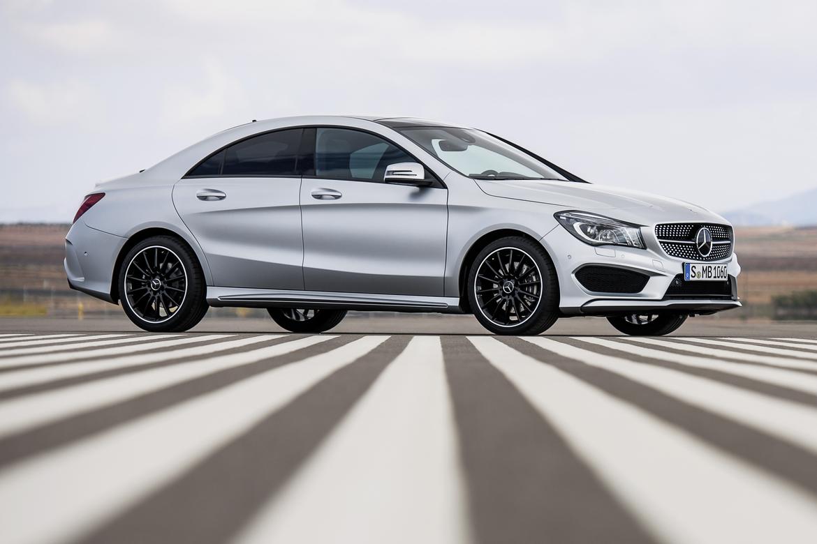 2014 Mercedes-Benz CLA250 OEM.jpg