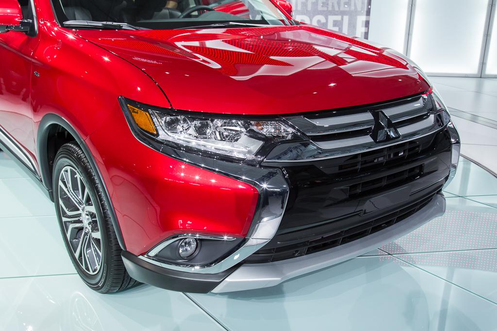 16Mitsubishi_Outlander_ES_02.jpg