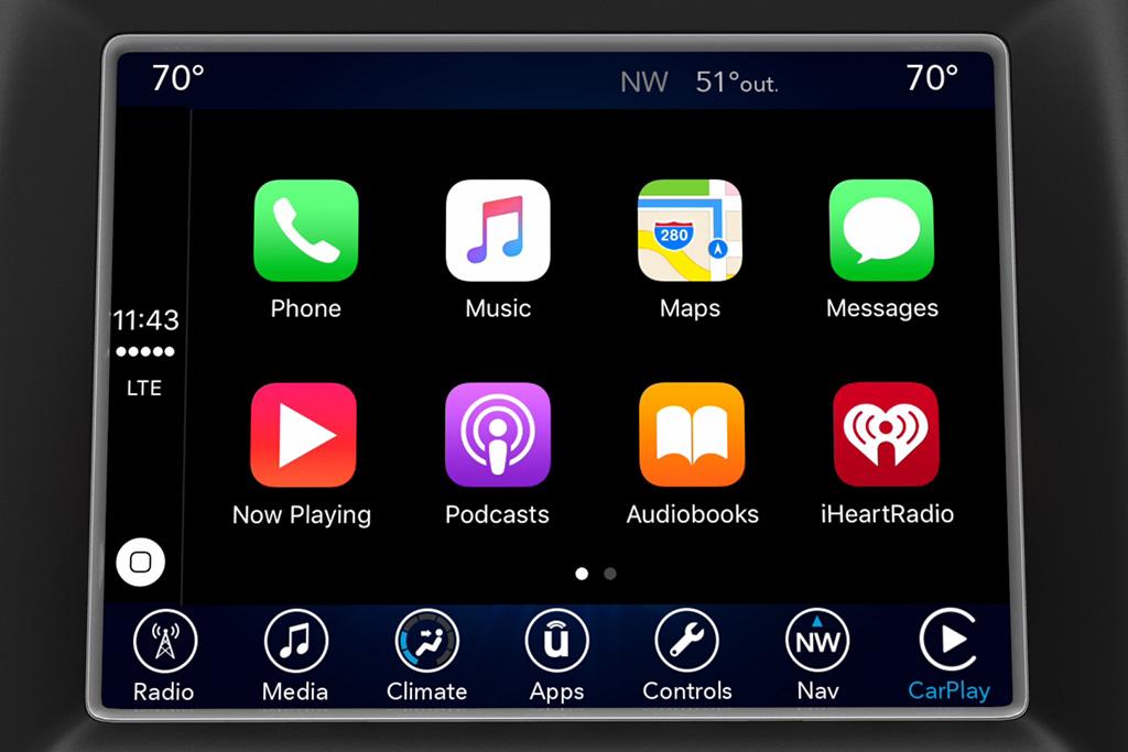 Uconnect_CarPlay.jpg
