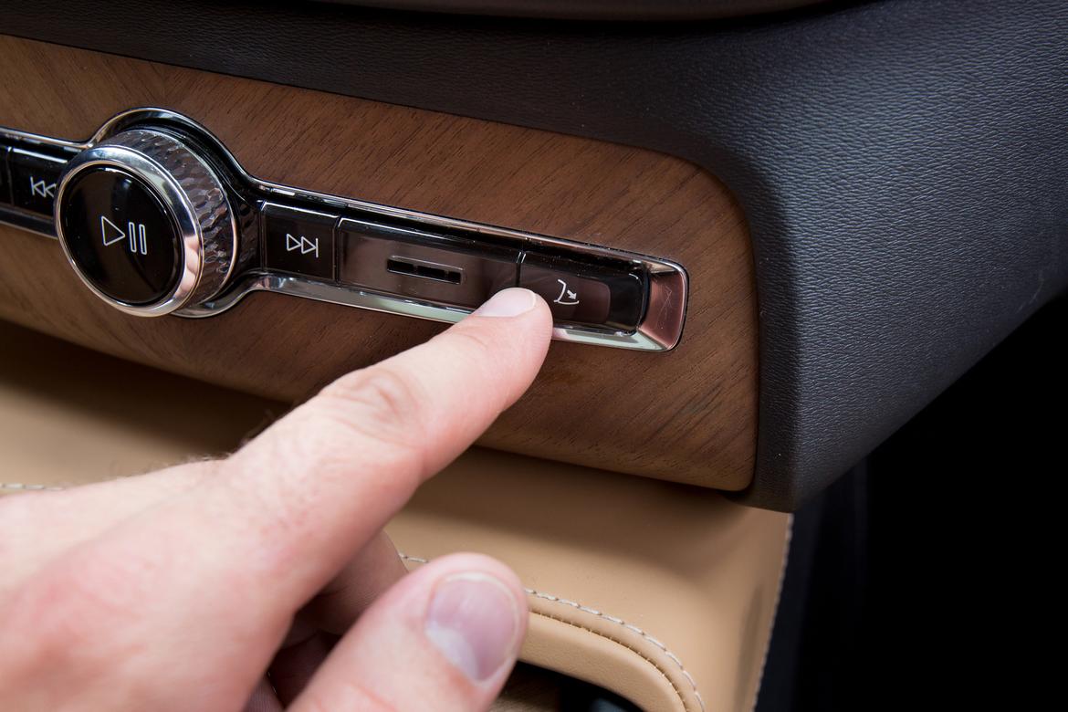 0008172439 what does this button do what does this button do in the 2016 volvo xc90 news 0008172439 what does this button do what does this button do in the 2016 volvo xc90 news