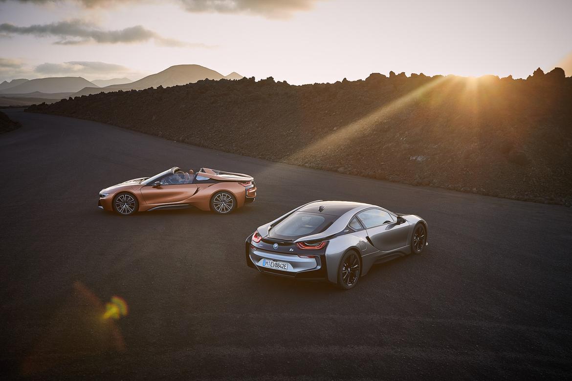 BMW i8 Roadster Drops in LA BMW i8 Roadster Drops in LA
