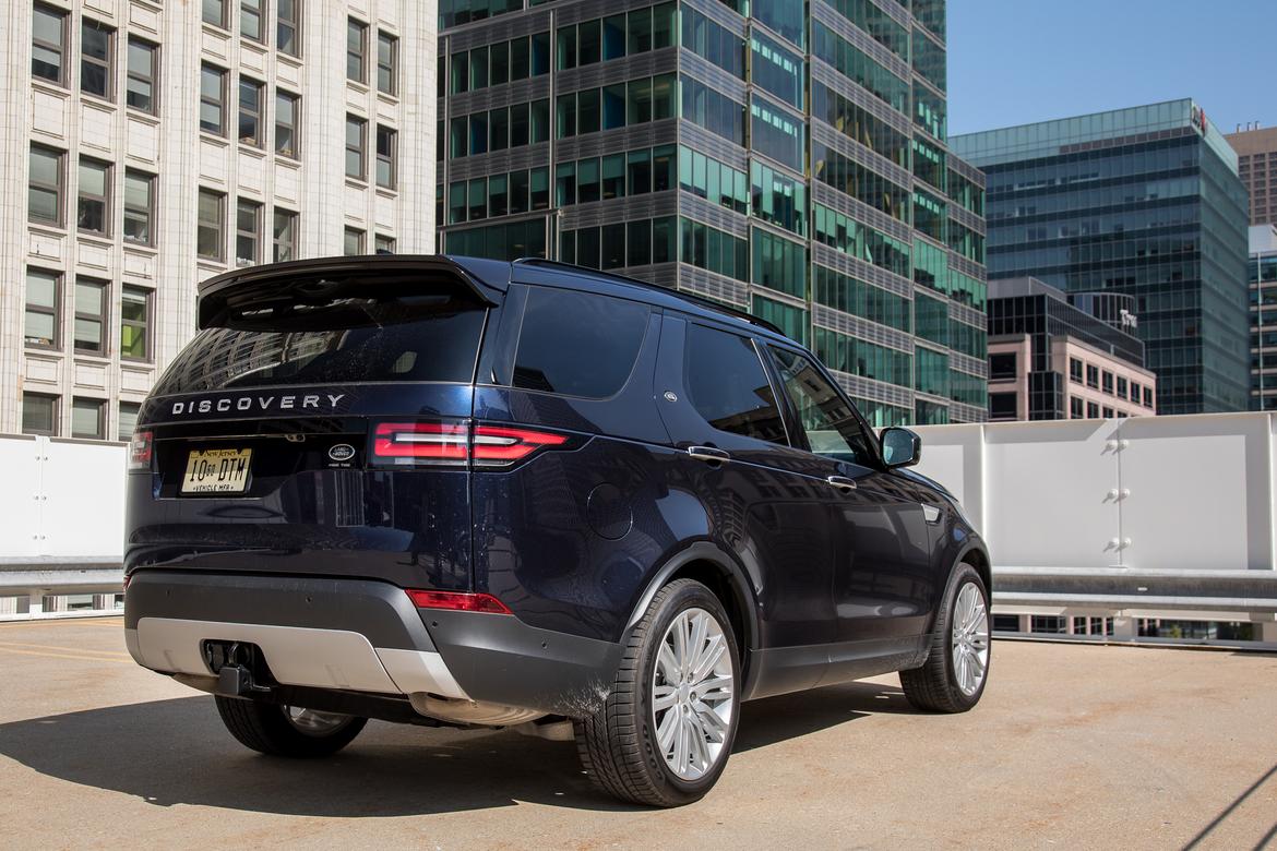How Much Does It Cost To Fill Up A 2018 Land Rover Discovery News 06 Land Rover Discovery 2018 Blue Exterior
