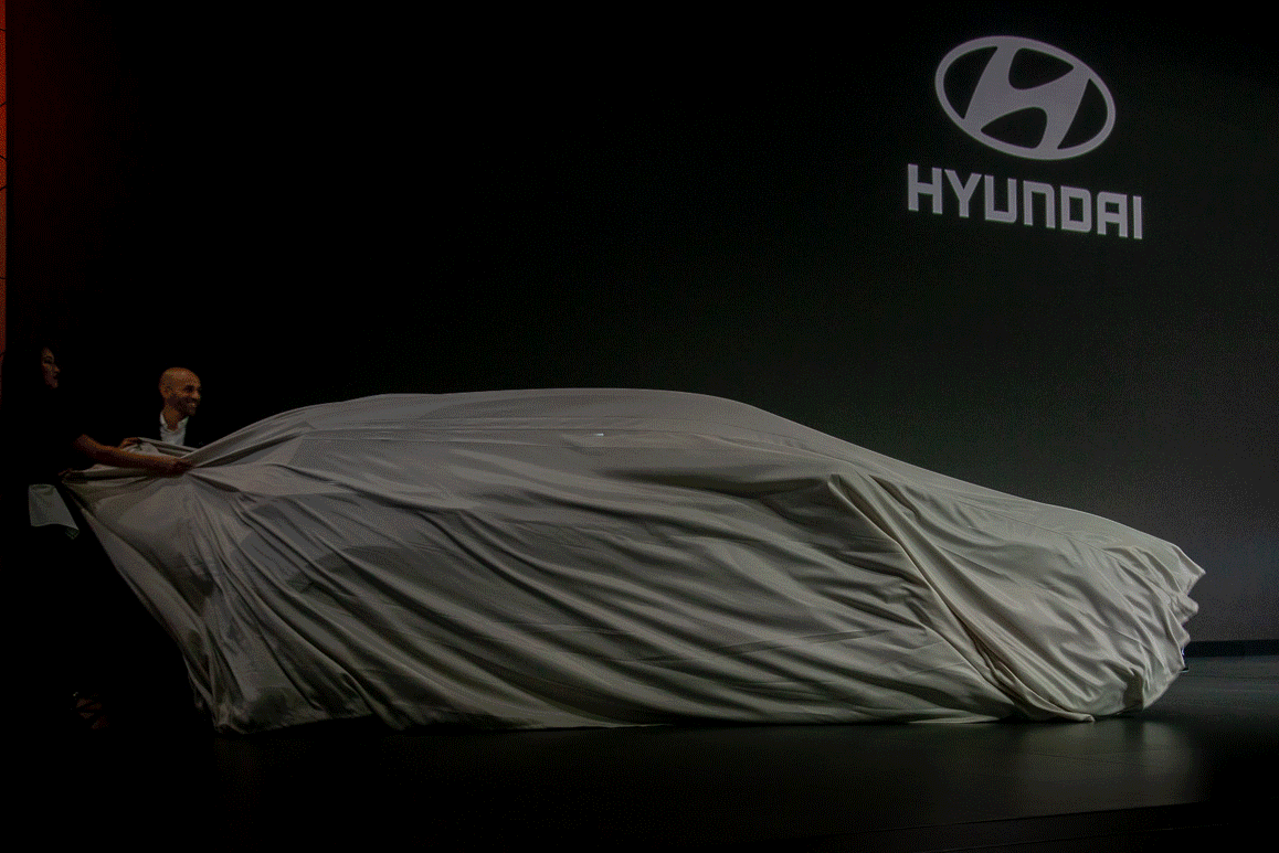 elantra-gt-gif-03--2sec.gif