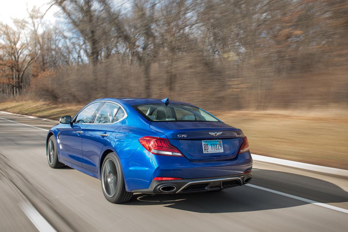 04-genesis-g70-2019-angle--autumn--blue--dynamic--exterior--rear