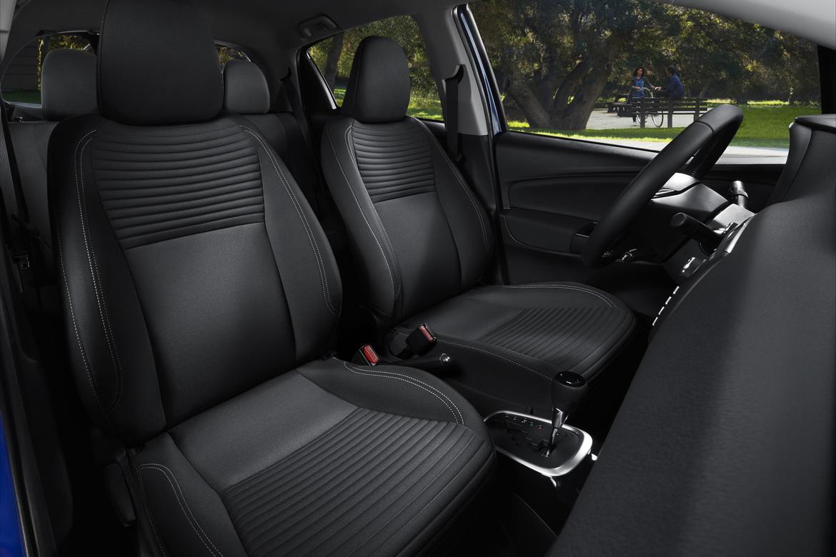 18Toyota_Yaris_OEM_03.jpg