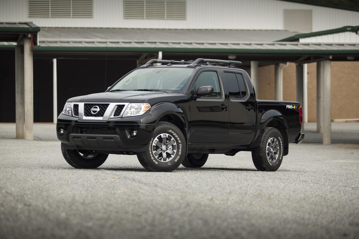 15Nissan_Frontier_MFR.jpg
