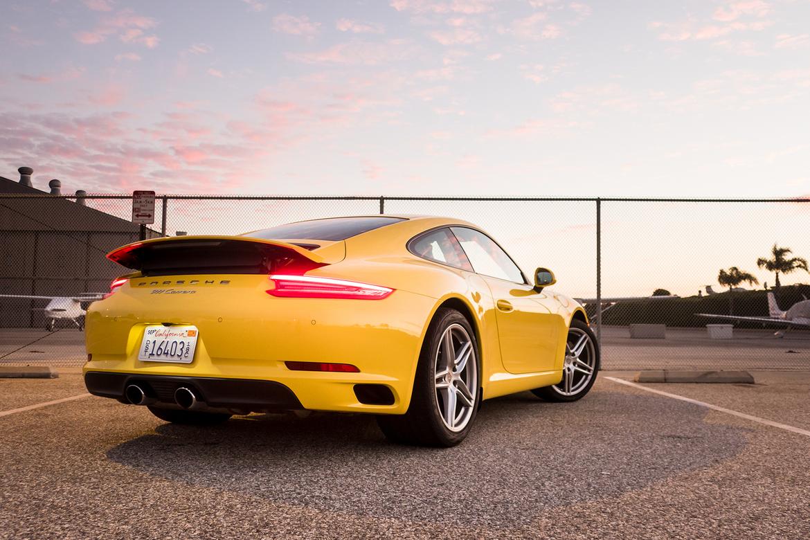 2017 Porsche 911 Carrera