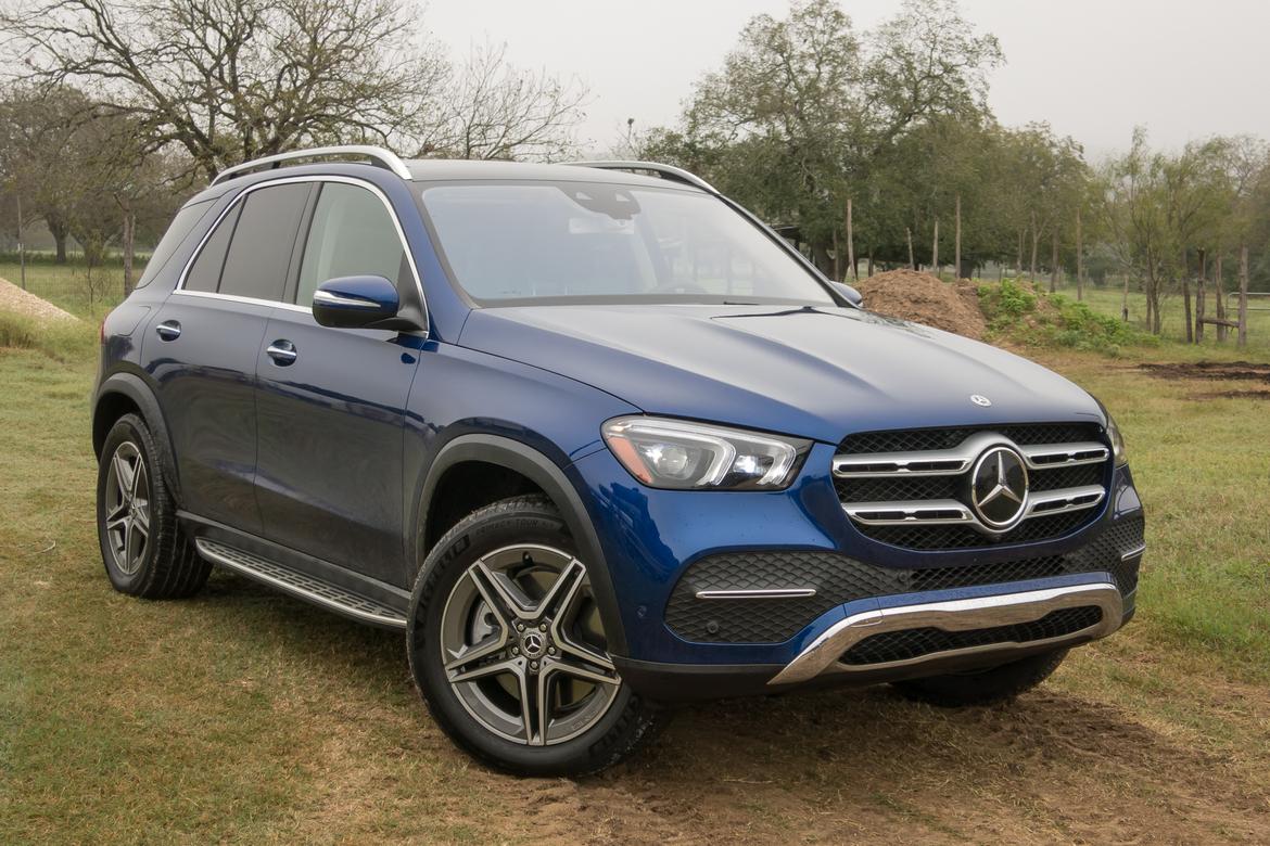 01-<a href=https://www.sharperedgeengines.com/used-mercedes-engines>mercedes</a>-benz-gle-450-2020-angle--blue--exterior--front--outd