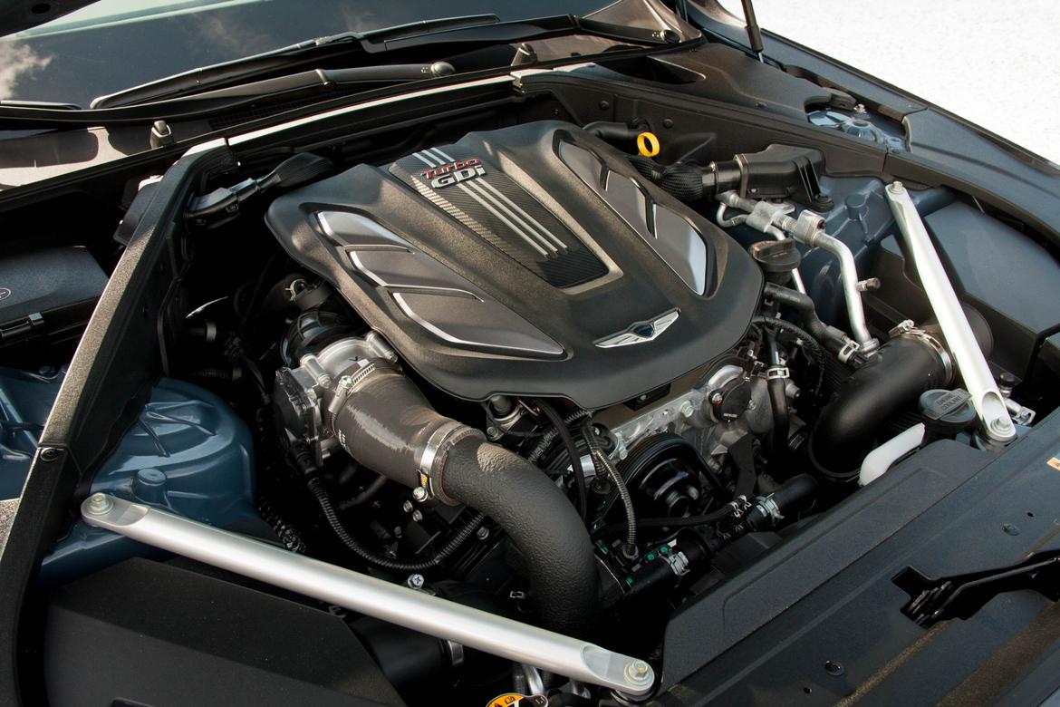 17Genesis_G90_FD_BW_25.jpg