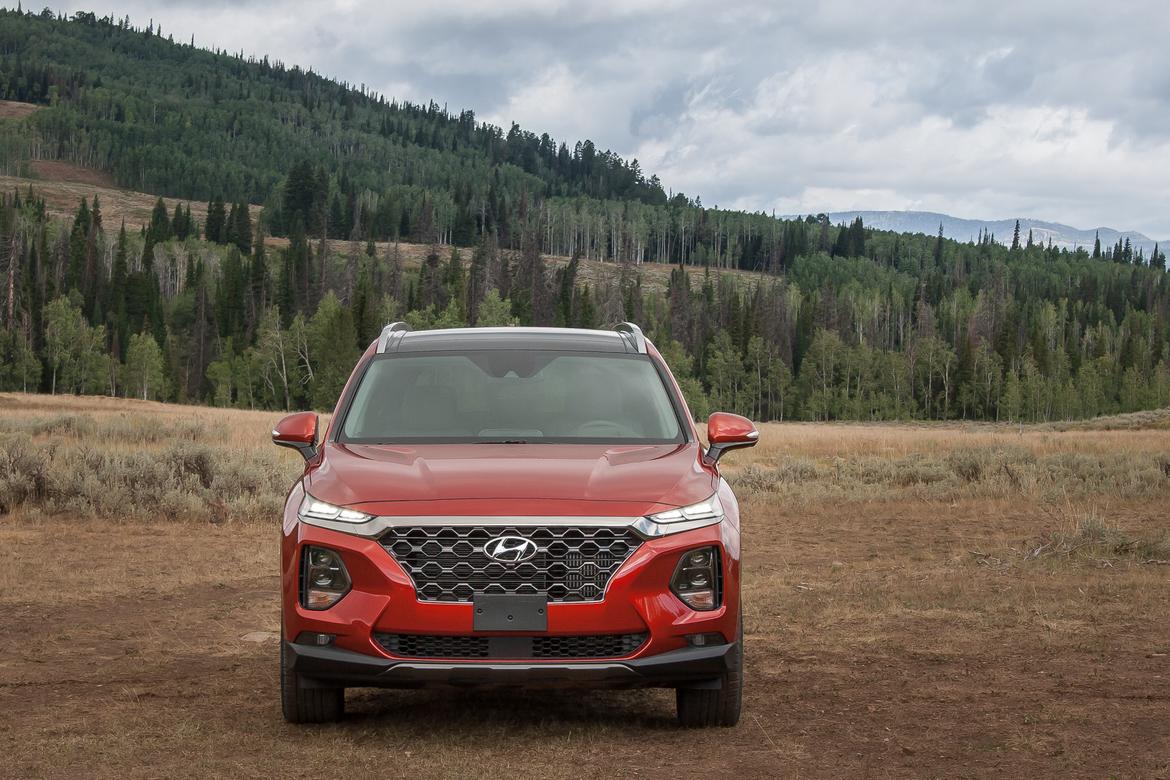 02-hyundai-santa-fe-2019-exterior--front--orange.jpg
