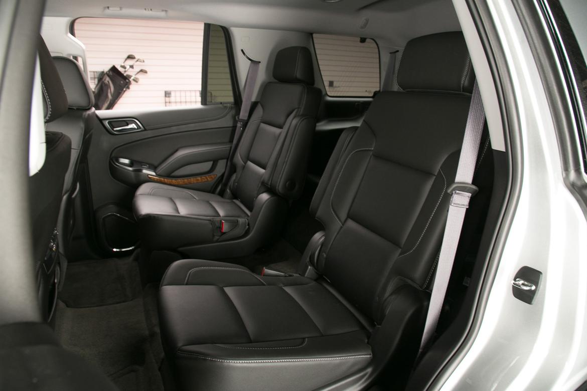 15_Chevrolet_Tahoe_captainchairs_ES.jpg