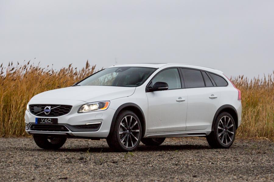 Вольво в60 кросс. Volvo v60 Cross Country. Volvo v60 2016. Вольво в60 кросс Кантри. Вольво v60 кросс Кантри белая.