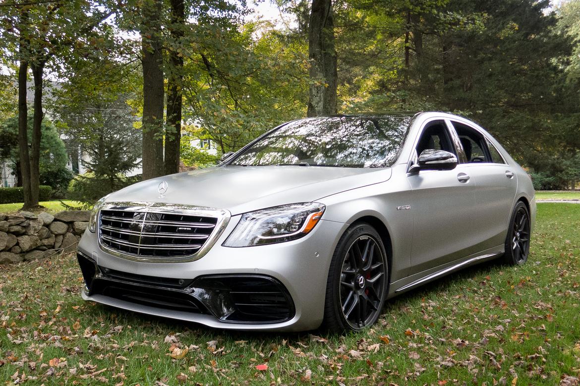 01-mercedes-amg-s63-2018-angle-exterior-front-grey-mercedes-amg-