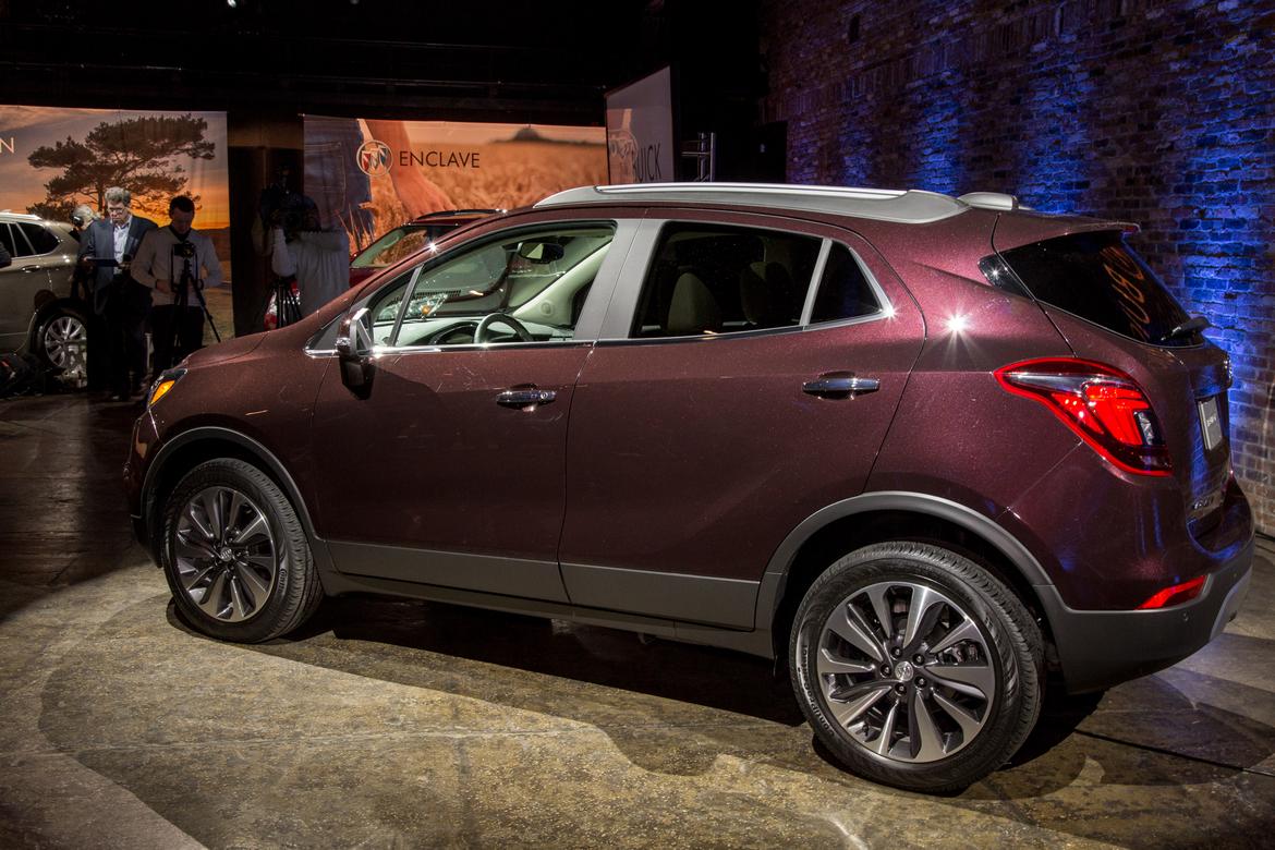 17Buick_Encore_AS_AC_11.jpg