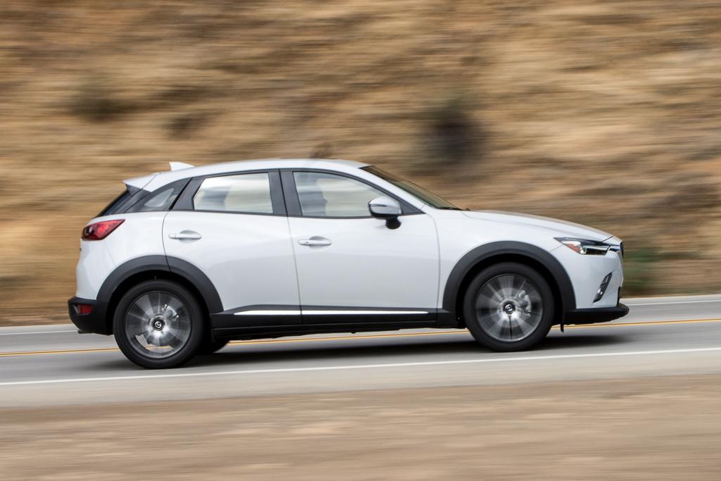 16Mazda_CX-3_MFR_02.jpg