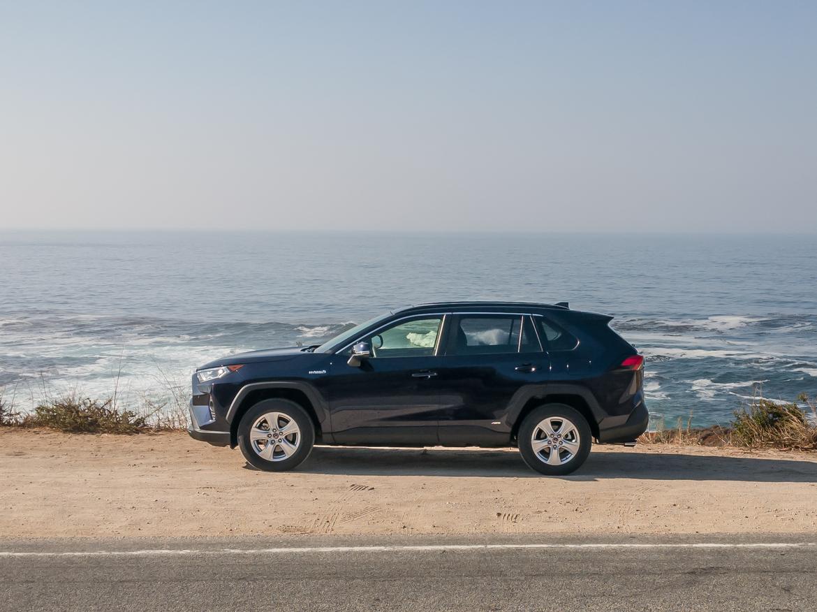 02-<a href=https://www.sharperedgeengines.com/used-toyota-engines>toyota</a>-rav4-hybrid-2019-black--exterior--ocean--profile.jpg