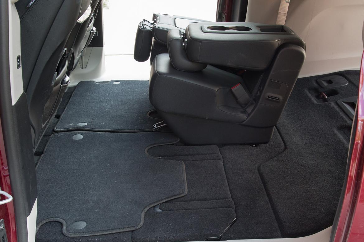 chrysler-pacifica-2017-interior-04.jpg