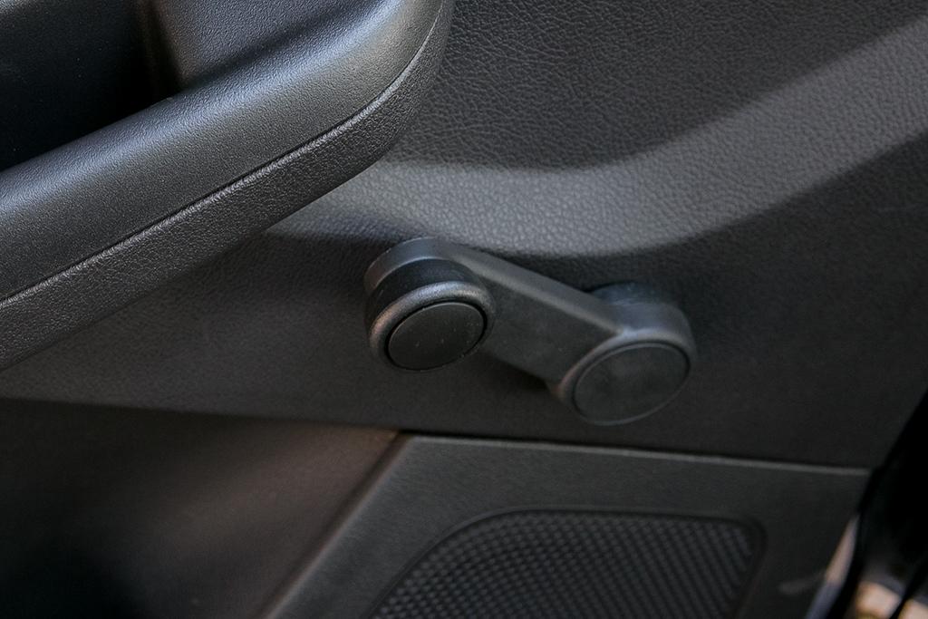 Yes You Can Still A New Car With Manual Windows News Cars Crank Windows Jpg